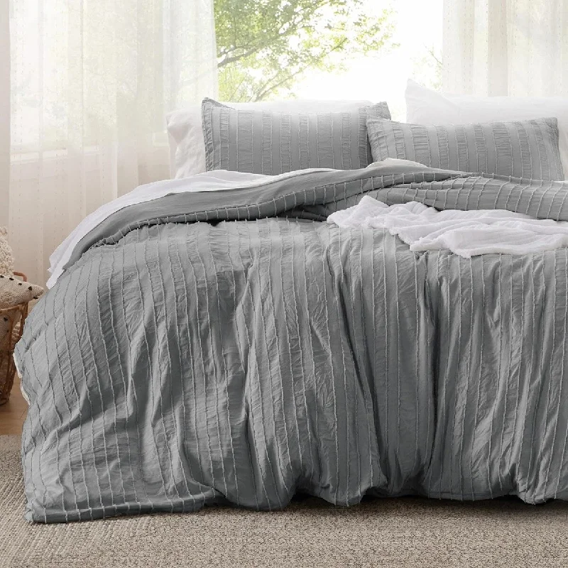 Synthetic - filled comforters like polyester for affordability and hypoallergenic propertiesTufted Comforter Set King- 3 Pieces for All Seasons