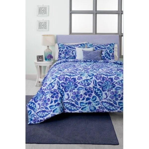 Silk - filled comforters for a luxurious and smooth touchSeventeen Ombre Damask 5-piece Comforter Set