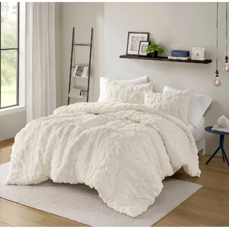 Duck down comforters with a softer feel and good warmth retentionIntelligent Design Larissa Animal Chenille Comforter Set