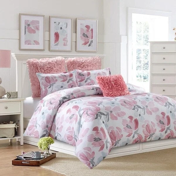 Duck down comforters with a softer feel and good warmth retentionPorch & Den Lookover Soft Floral Watercolor 4-piece Full Comforter Set