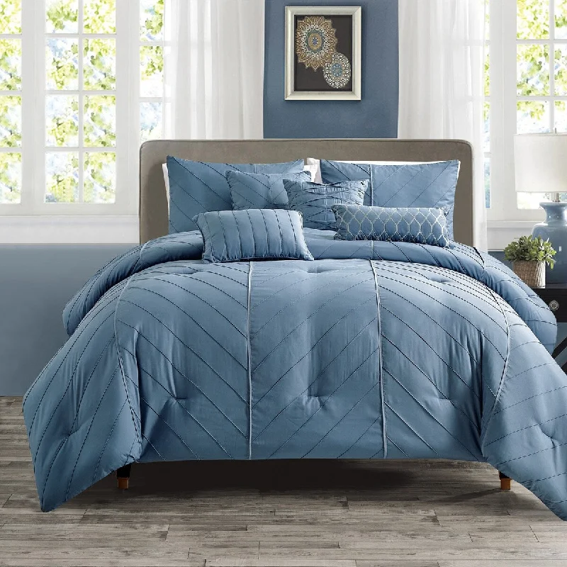 Down - filled comforters for supreme warmth and lightnessEurybia Luxury 7 Piece Comforter