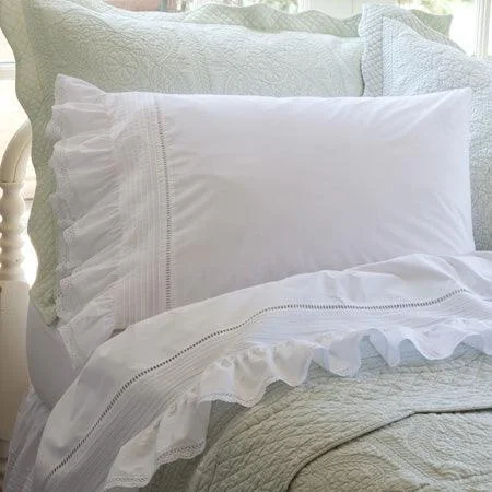 Anti - Pill Microfiber Sheets for a Smooth AppearanceTaylor Linens Prairie Crochet Sheet Set