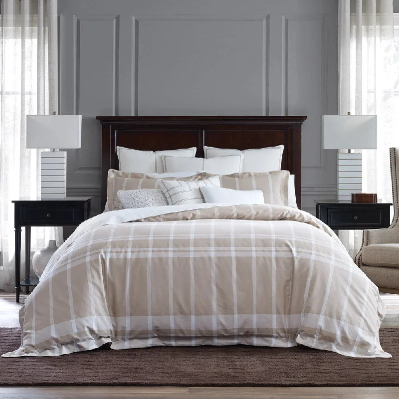 Duck down comforters with a softer feel and good warmth retentionTommy Hilfiger Argosy Reversible Comforter Set