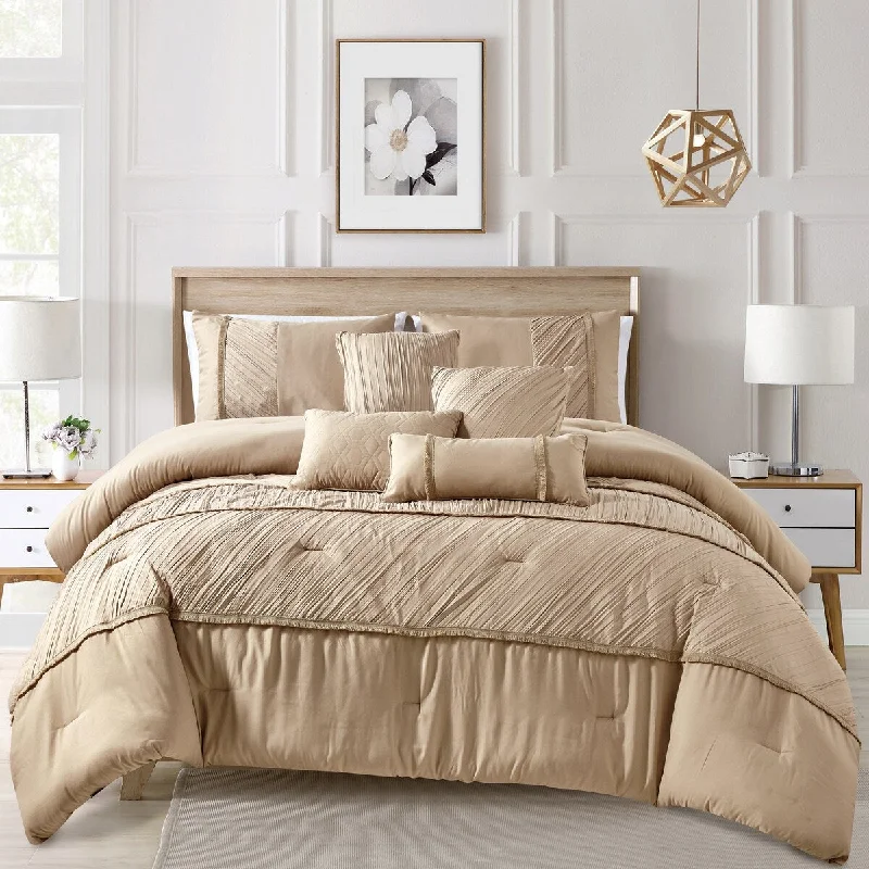 Goose down comforters known for their superior quality and insulationSikino Luxury 7 Piece Comforter