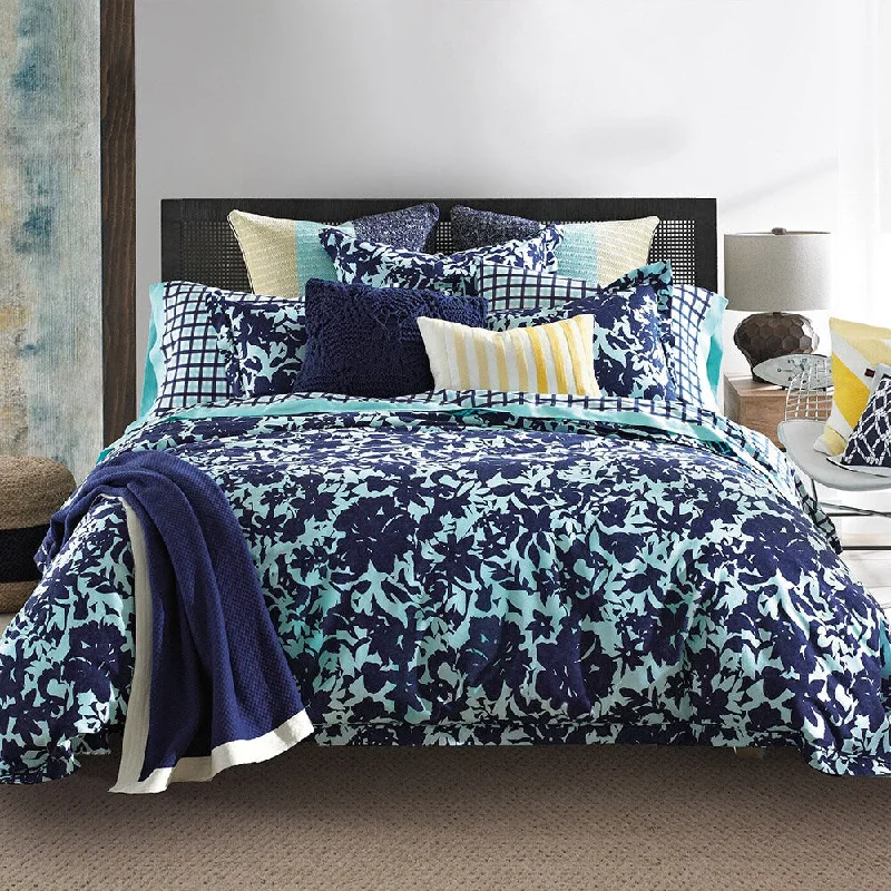 Latex - filled comforters with a bouncy texture and good supportTommy Hilfiger Palm Springs Floral Comforter Set