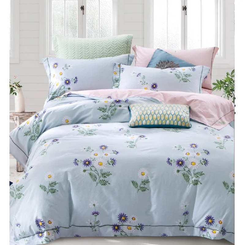 Goose down comforters known for their superior quality and insulationPorch & Den Laurinda Cotton 3 -piece Queen/Full Reversible Comforter Set