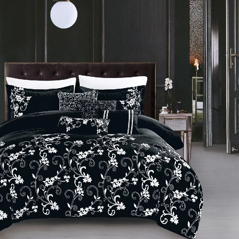 Full - size comforters suitable for full - sized beds in guest rooms or small bedroomsKimana Luxury 7 Piece Comforter